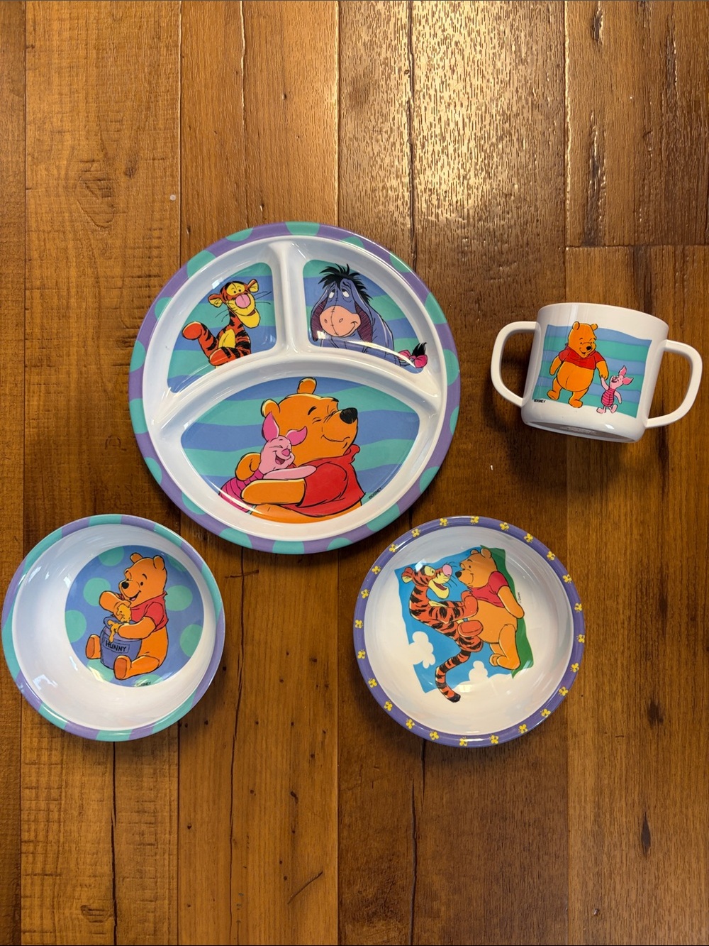 Winnie the Pooh Kids Four Piece Melamine Dish, Bowls, and Cup Vintage EUC